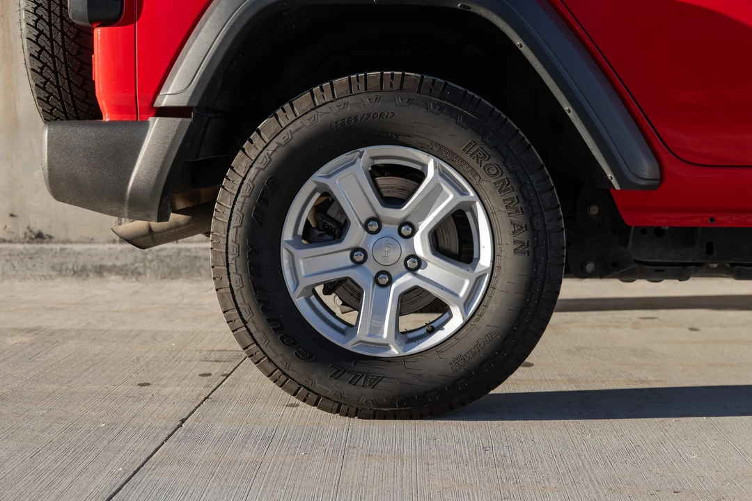 2020 Jeep JL Wrangler - Image 26 of 31