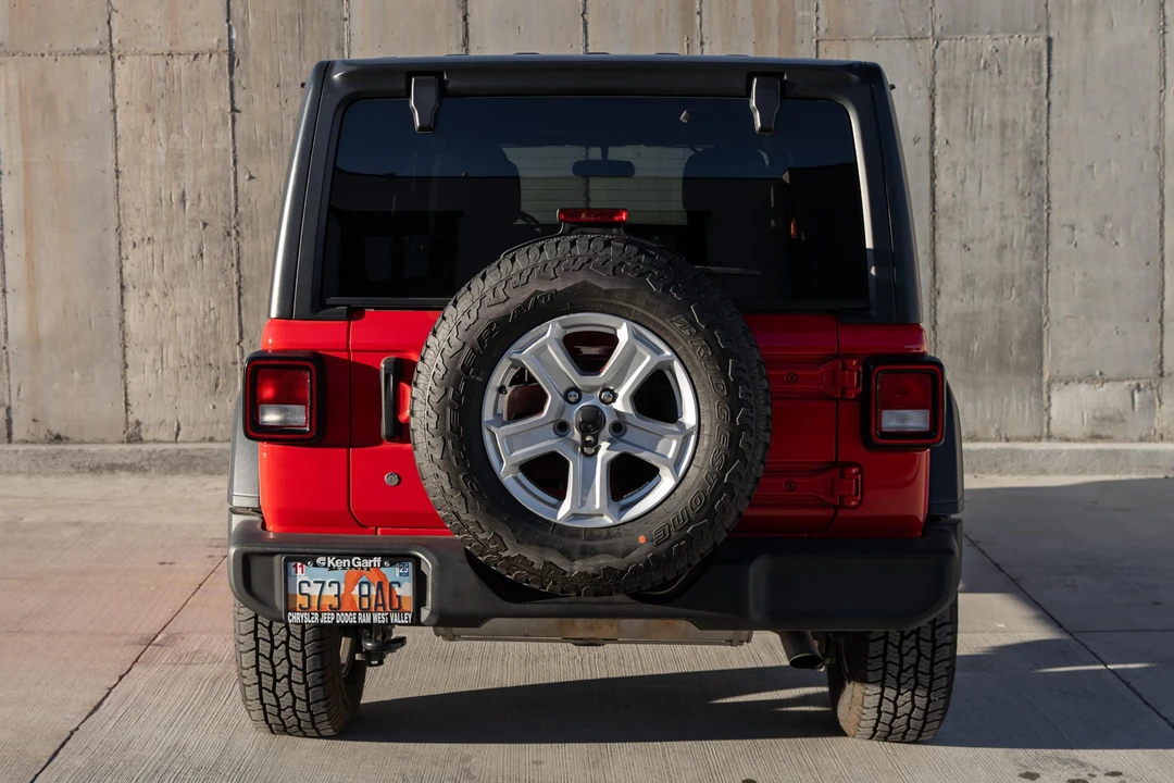 2020 Jeep JL Wrangler - Image 5 of 31