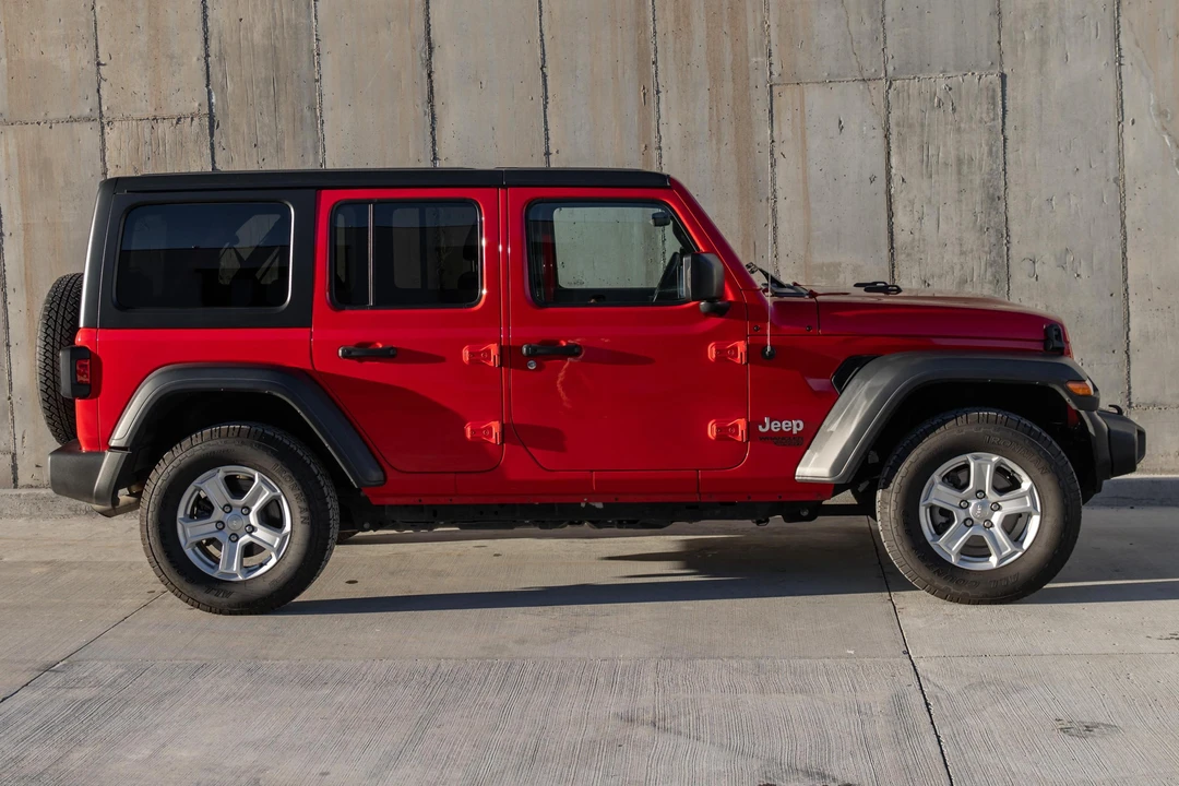 2020 Jeep JL Wrangler - Image 10 of 31