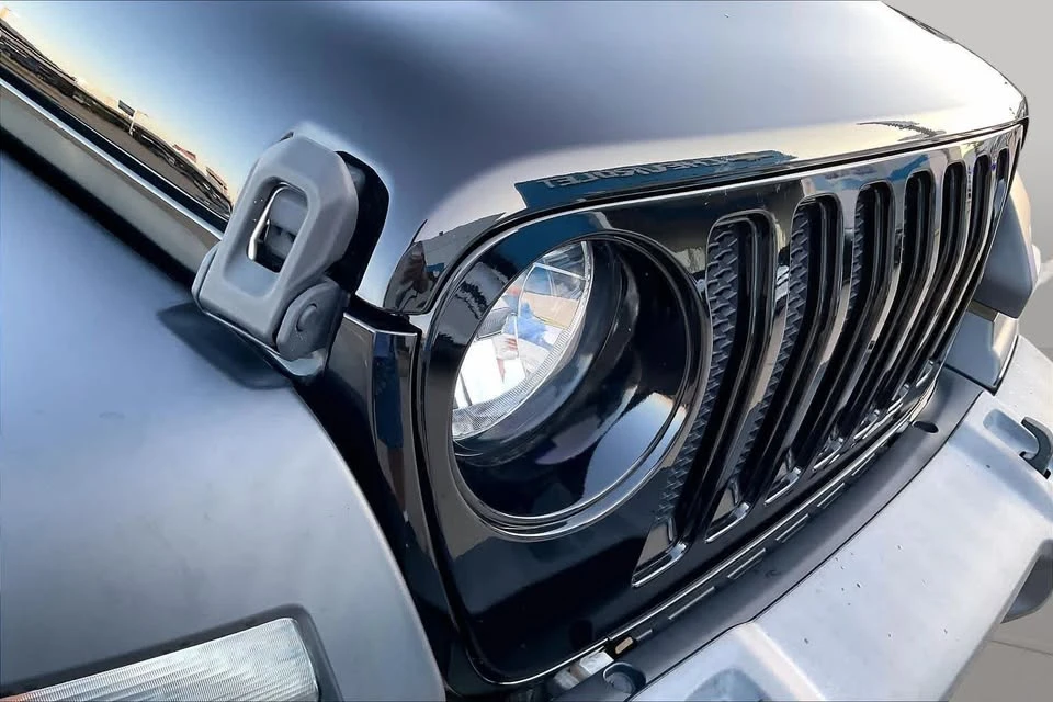 2020 Jeep JL Wrangler - Image 2 of 15