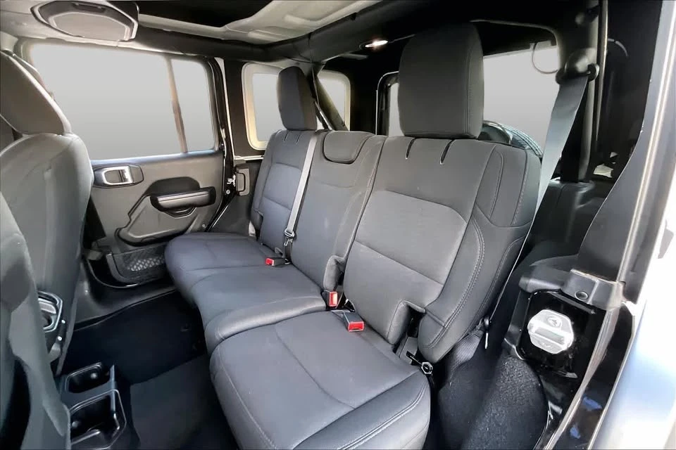 2020 Jeep JL Wrangler - Image 15 of 15