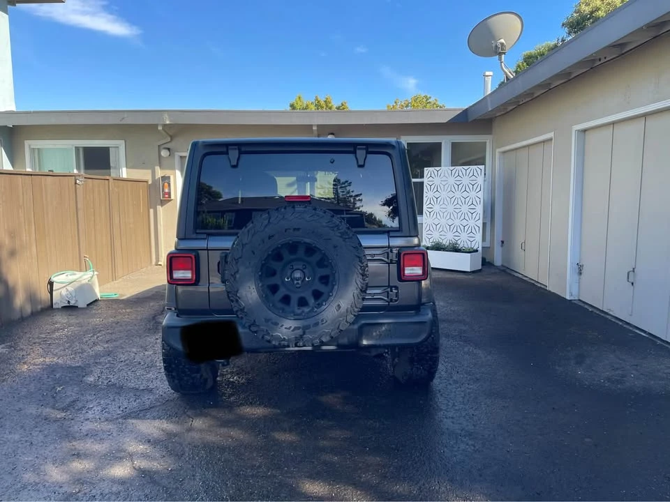 2020 Jeep JL Wrangler - Image 2 of 10