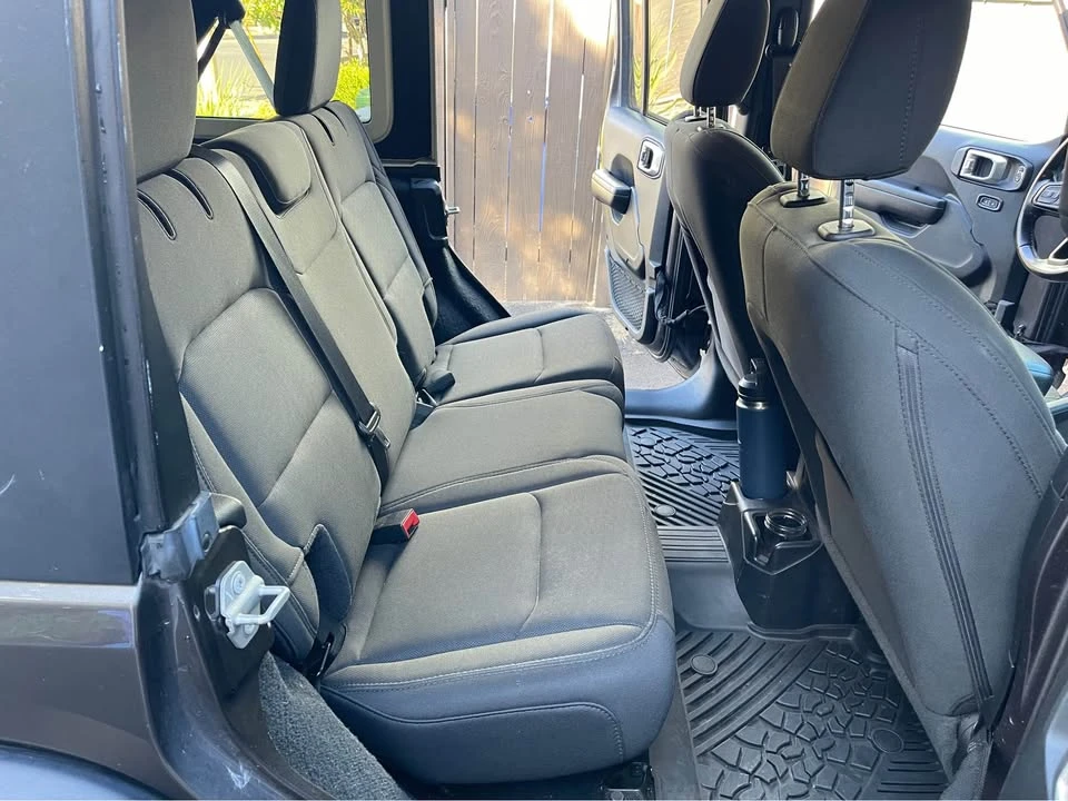 2020 Jeep JL Wrangler - Image 8 of 10