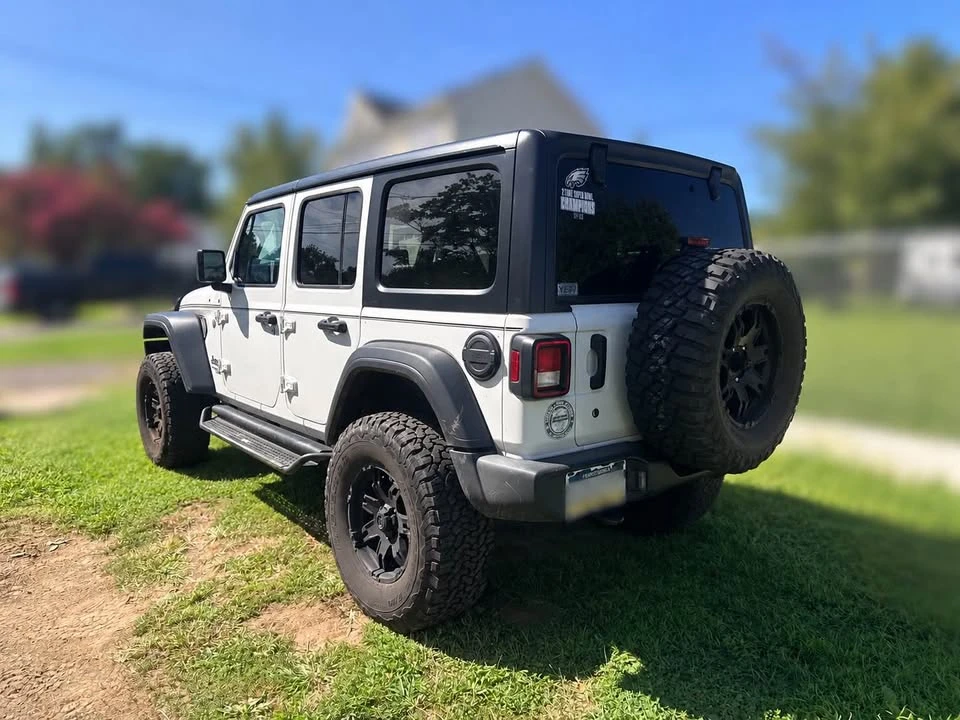 2020 Jeep JL Wrangler - Image 2 of 2