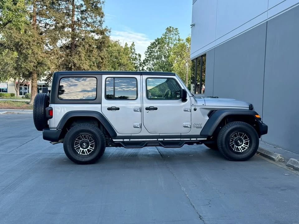 2020 Jeep JL Wrangler - Image 5 of 16