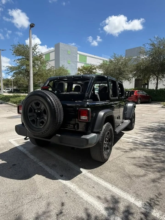 2020 Jeep JL Wrangler - Image 2 of 16