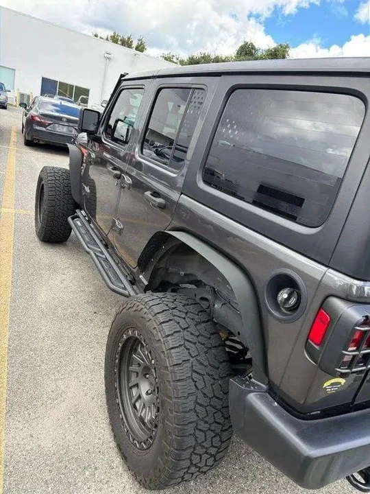 2020 Jeep JL Wrangler - Image 9 of 11