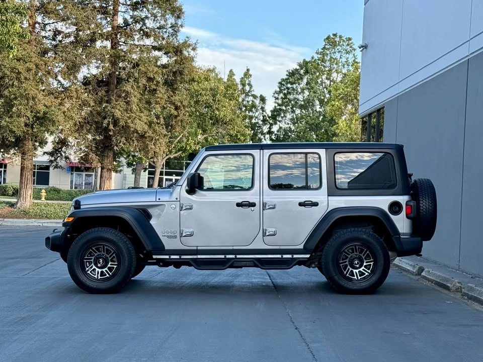 2020 Jeep JL Wrangler - Image 4 of 16