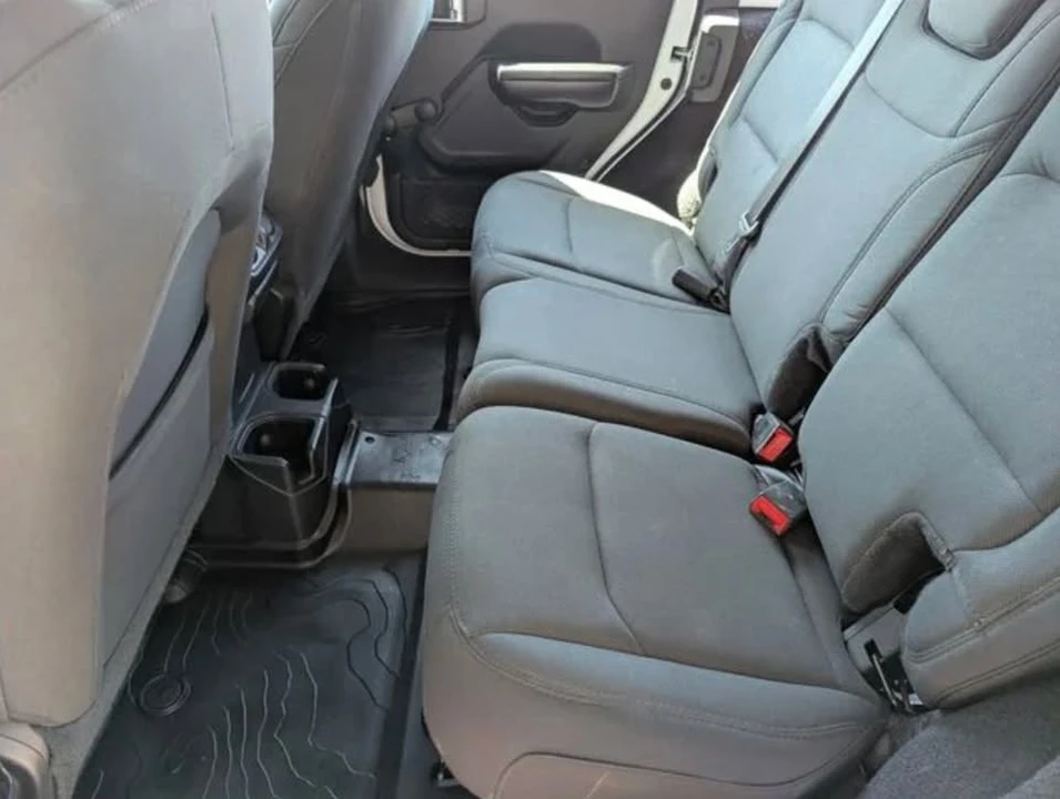 2020 Jeep JL Wrangler - Image 7 of 9