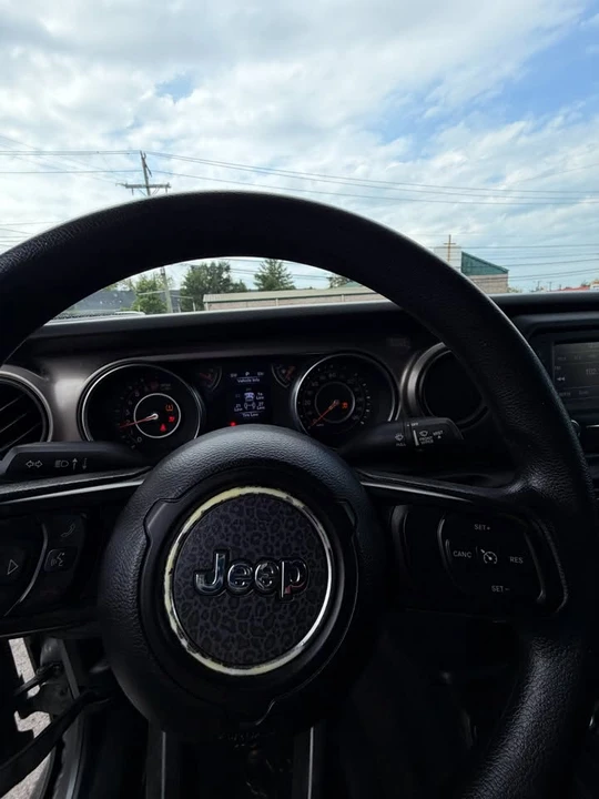 2020 Jeep JL Wrangler - Image 15 of 19