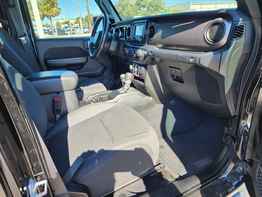 2020 Jeep JL Wrangler - Image 6 of 12