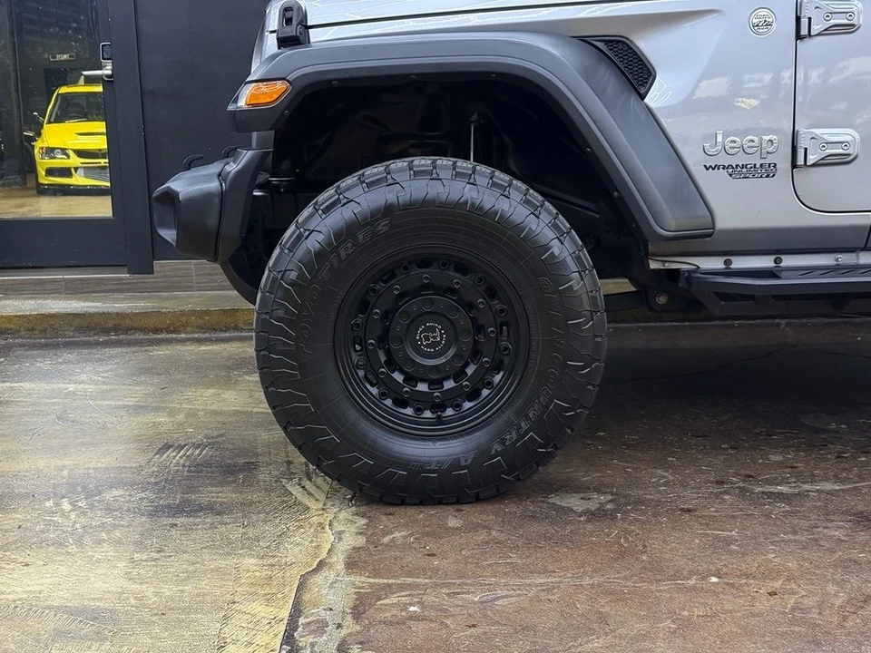 2020 Jeep JL Wrangler - Image 4 of 12