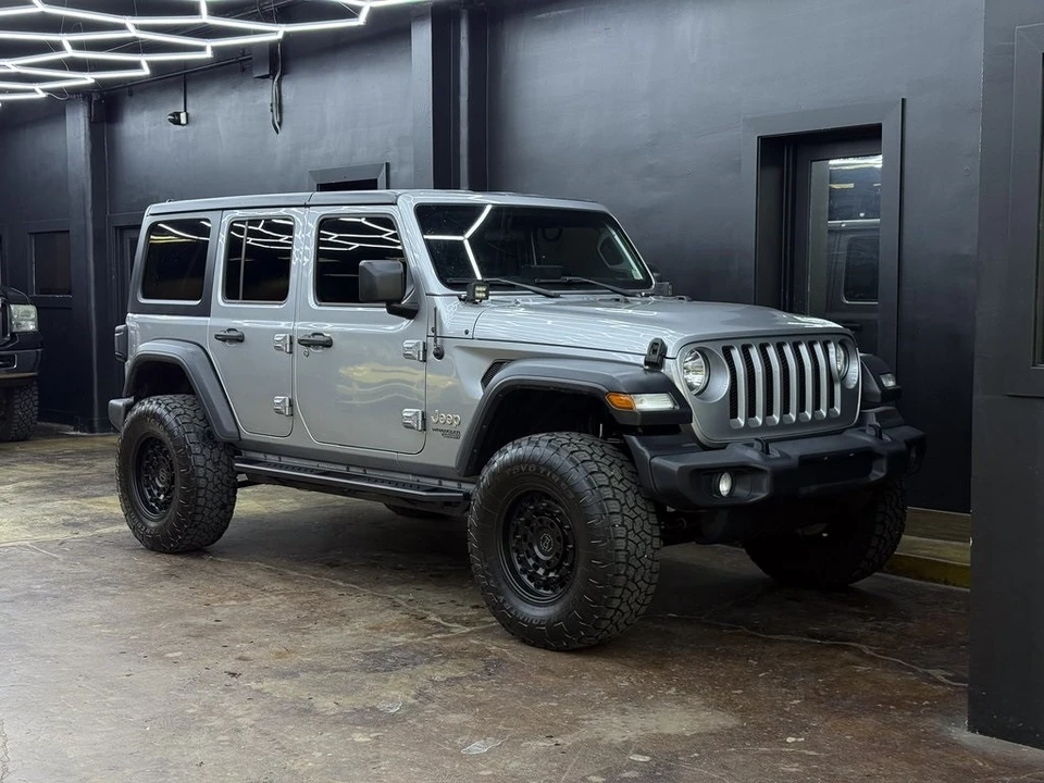 2020 Jeep JL Wrangler - Image 11 of 12