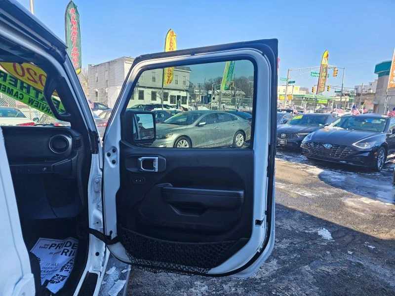 2020 Jeep JL Wrangler - Image 11 of 12