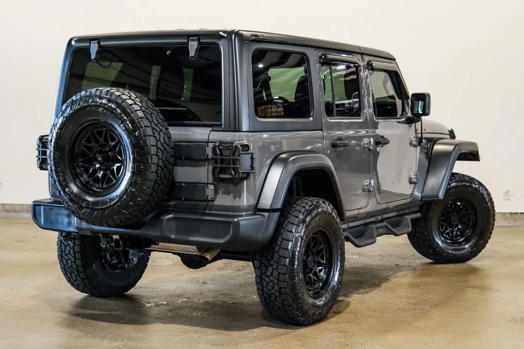2020 Jeep JL Wrangler - Image 5 of 12
