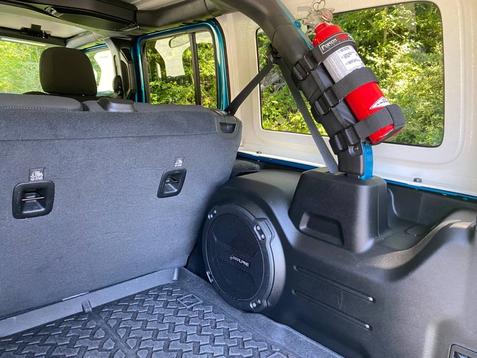 2020 Jeep JL Wrangler - Image 15 of 18