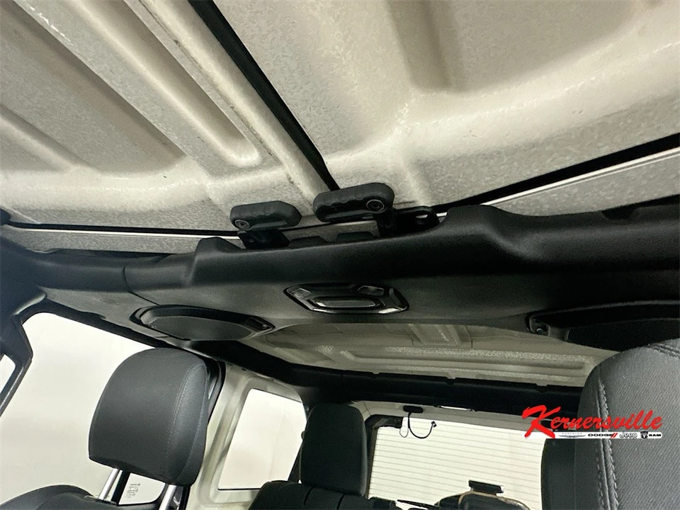 2020 Jeep JL Wrangler - Image 20 of 21
