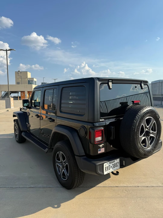 2020 Jeep JL Wrangler - Image 6 of 31