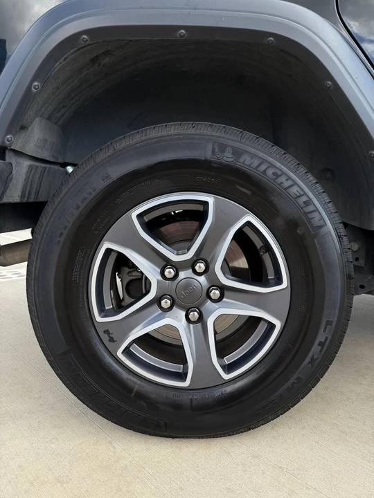 2020 Jeep JL Wrangler - Image 29 of 31