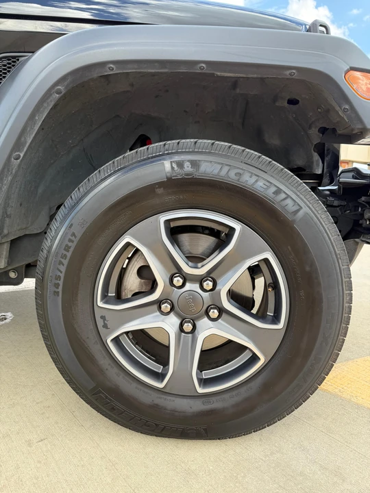 2020 Jeep JL Wrangler - Image 30 of 31