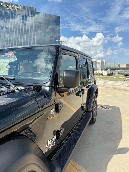 2020 Jeep JL Wrangler - Image 19 of 31