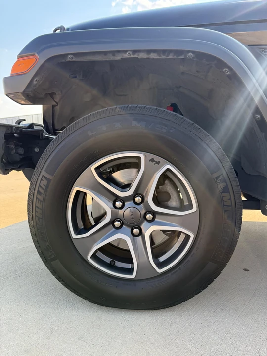 2020 Jeep JL Wrangler - Image 27 of 31