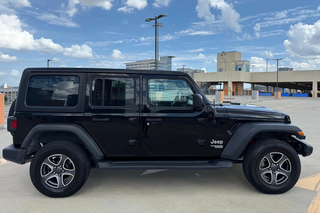 2020 Jeep JL Wrangler - Image 3 of 31