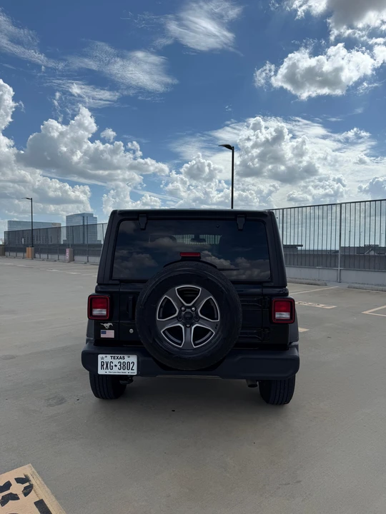 2020 Jeep JL Wrangler - Image 7 of 31