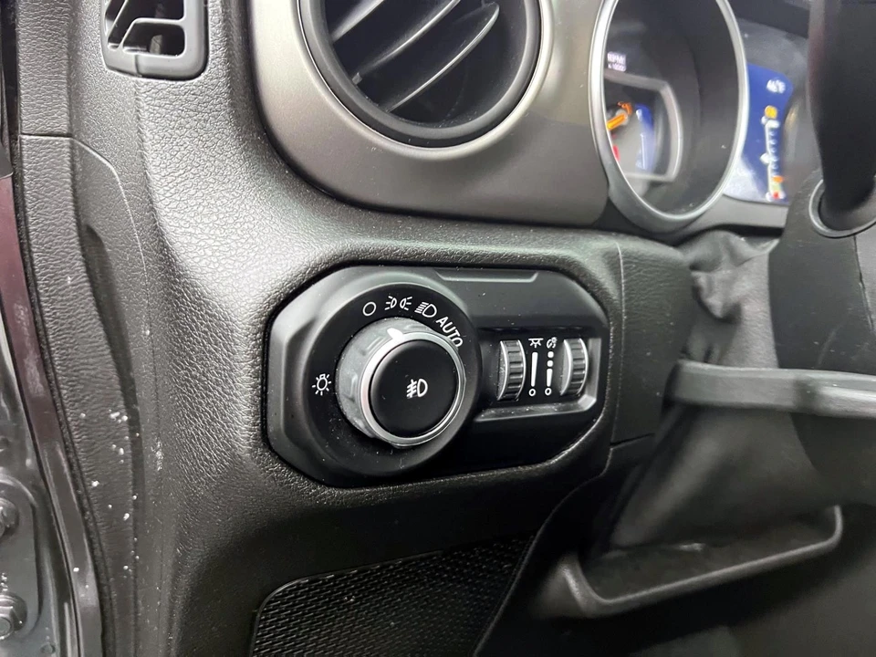 2020 Jeep JL Wrangler - Image 17 of 21
