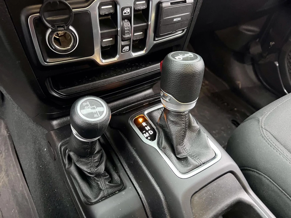 2020 Jeep JL Wrangler - Image 20 of 21