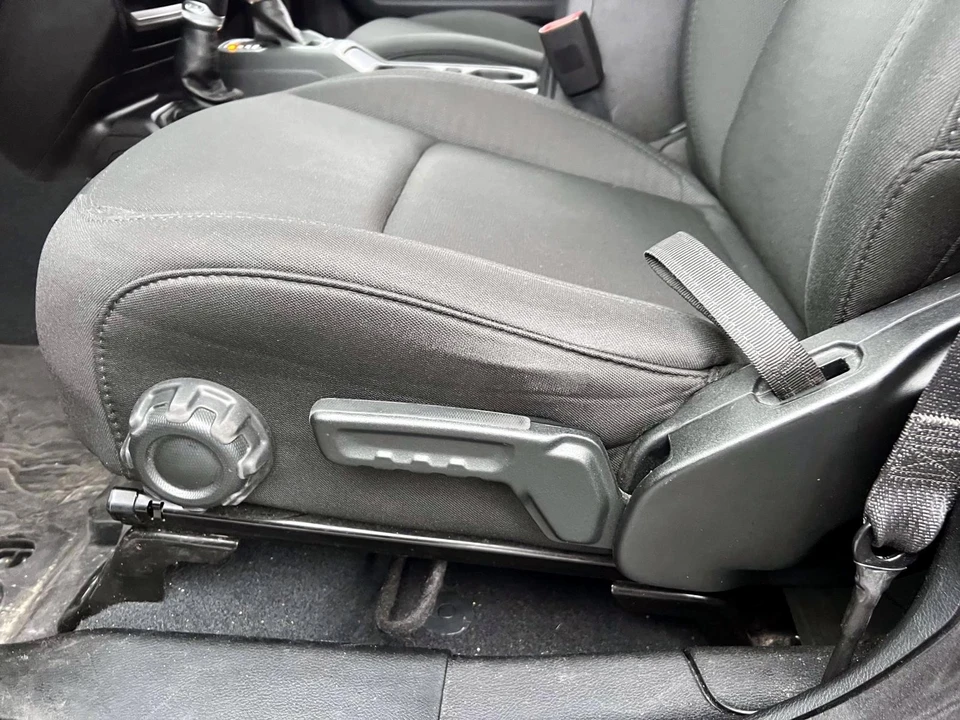 2020 Jeep JL Wrangler - Image 15 of 21
