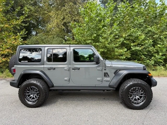 2020 Jeep JL Wrangler - Image 5 of 12