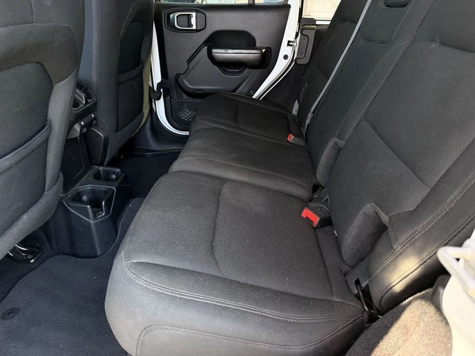 2020 Jeep JL Wrangler - Image 6 of 9