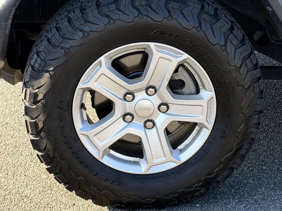 2020 Jeep JL Wrangler - Image 3 of 8