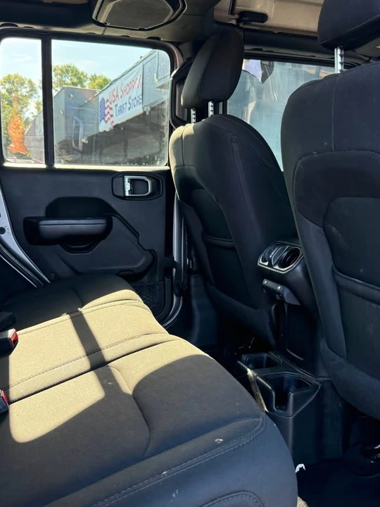 2020 Jeep JL Wrangler - Image 9 of 13