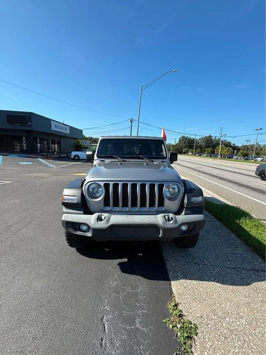 2020 Jeep JL Wrangler - Image 6 of 13