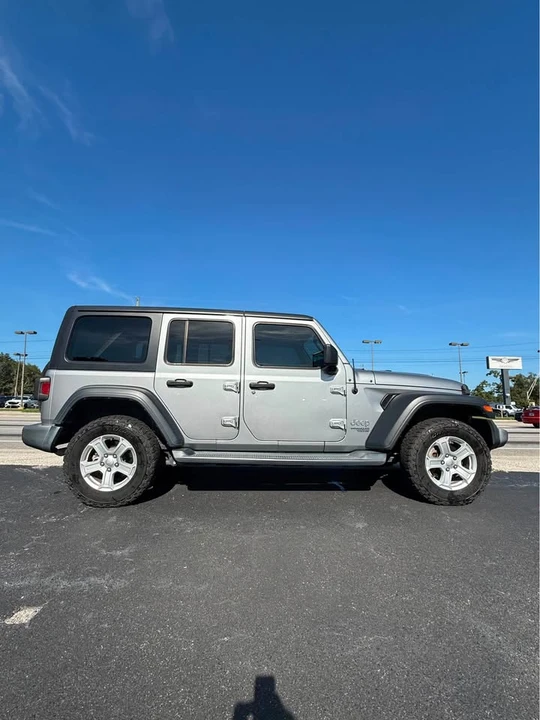 2020 Jeep JL Wrangler - Image 4 of 13