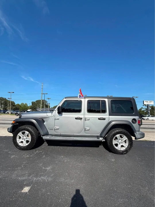 2020 Jeep JL Wrangler - Image 2 of 13