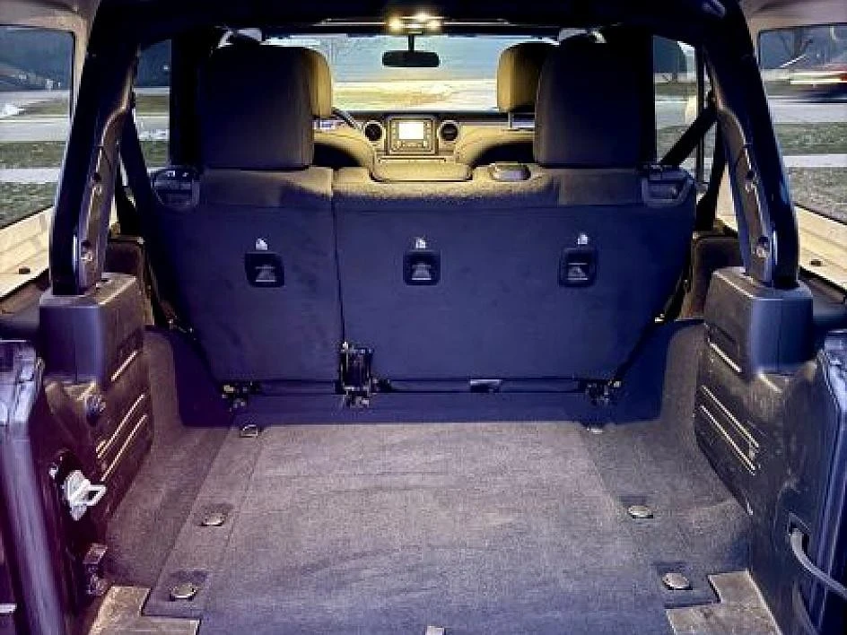 2020 Jeep - Image 20 of 21