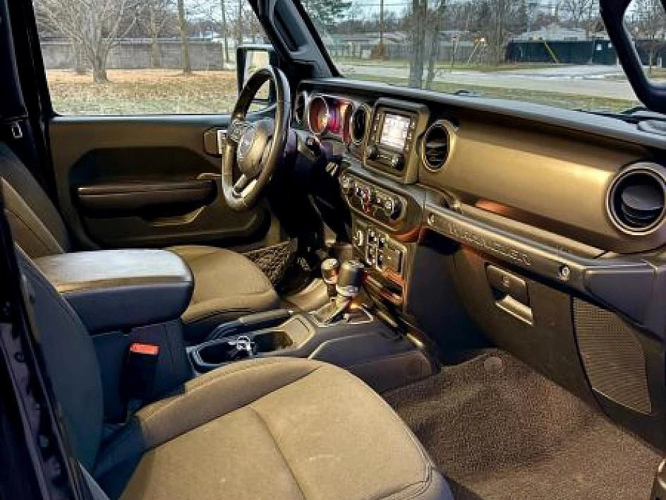 2020 Jeep - Image 15 of 21