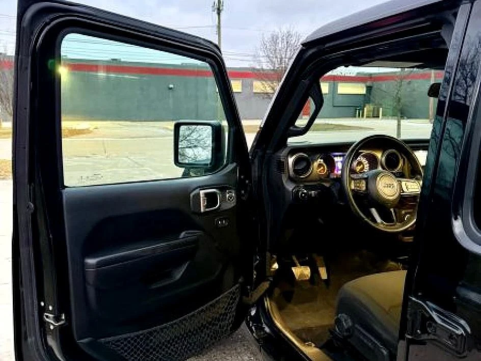 2020 Jeep - Image 9 of 21