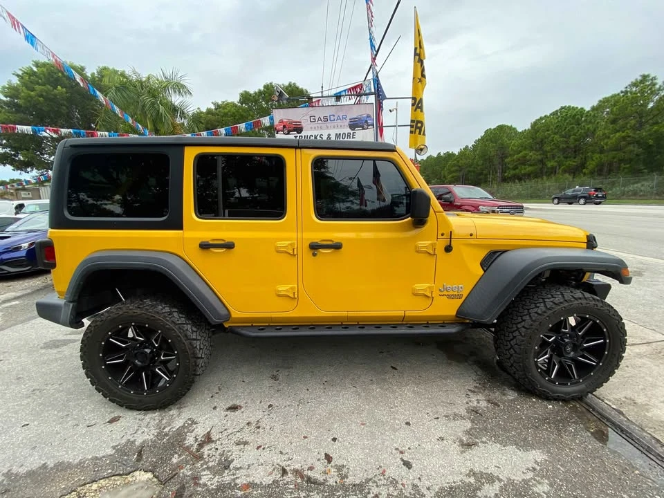 2020 Jeep JL Wrangler - Image 4 of 13