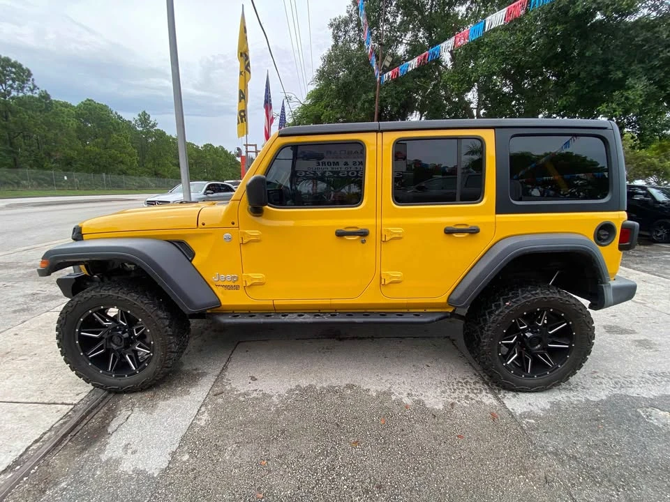 2020 Jeep JL Wrangler - Image 7 of 13
