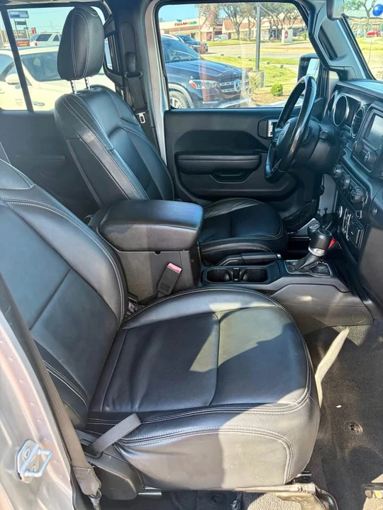 2020 Jeep JL Wrangler - Image 8 of 9