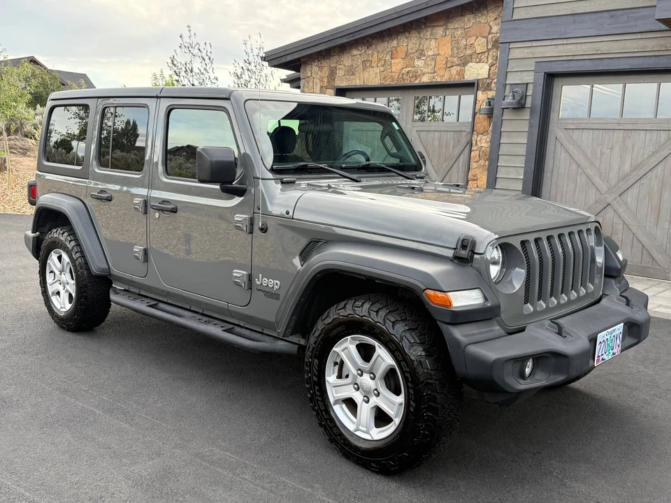 2020 Jeep Wrangler - Image 4 of 22