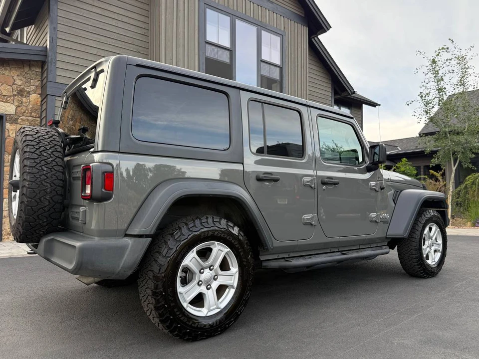 2020 Jeep Wrangler - Image 11 of 22