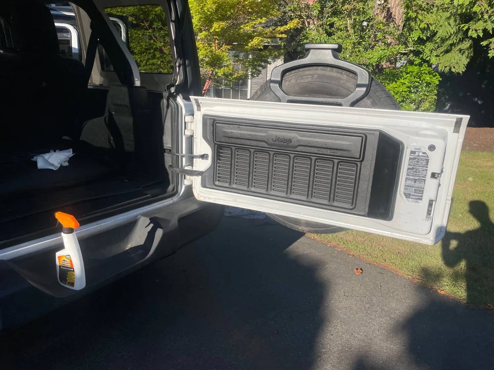 2020 Jeep JL Wrangler - Image 17 of 20