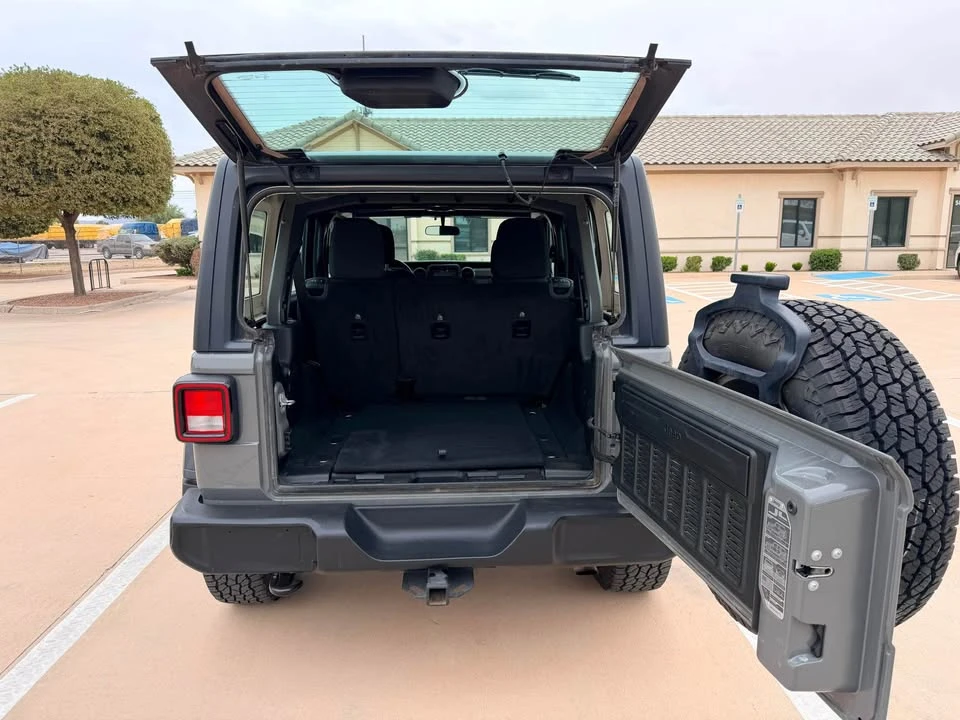 2020 Jeep JL Wrangler - Image 14 of 19