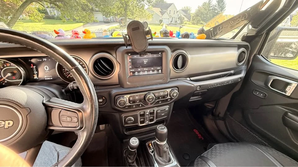 2020 Jeep JL Wrangler - Image 18 of 19
