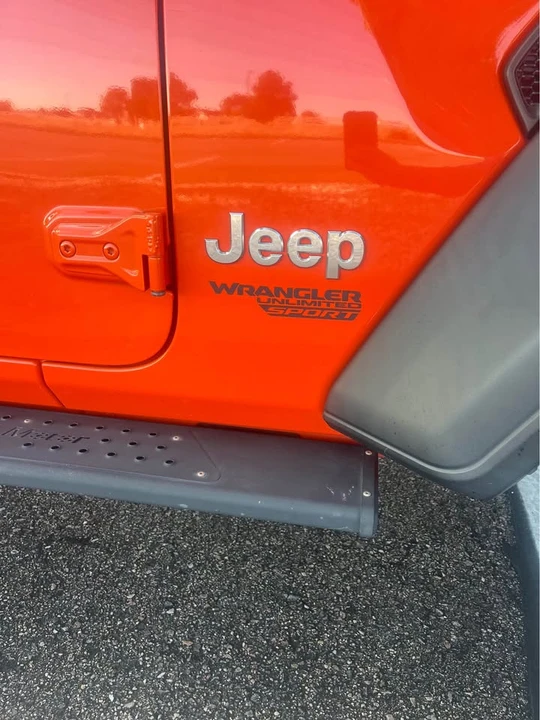 2020 Jeep JL Wrangler - Image 6 of 15